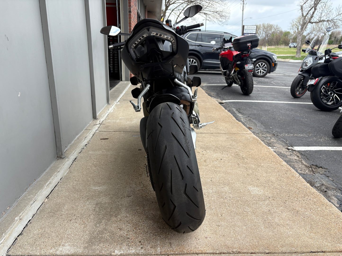 PREMIUM PREOWNED 2022 Ducati Streetfighter V4 S (2002)