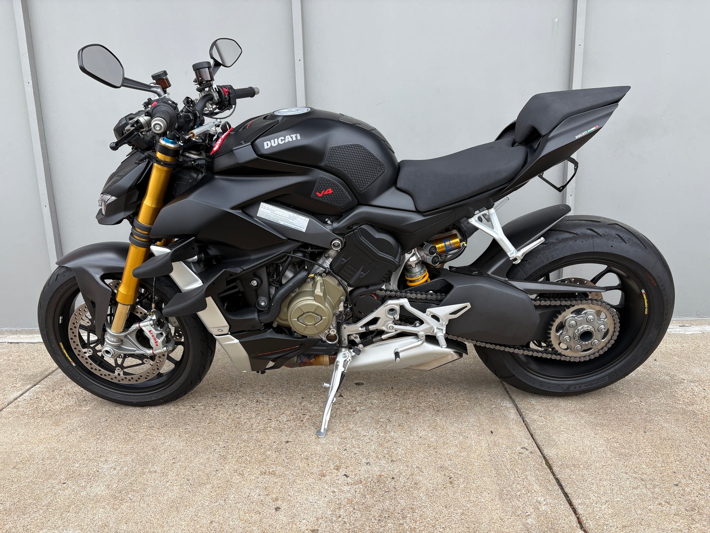 PREMIUM PREOWNED 2022 Ducati Streetfighter V4 S (2002)