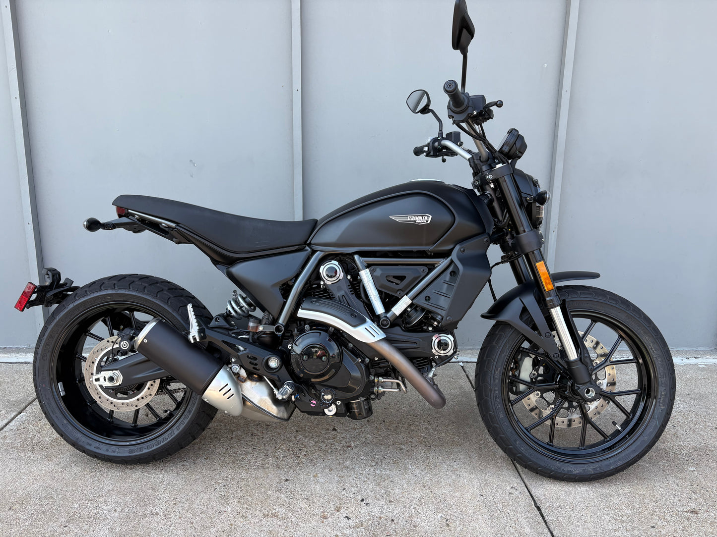 DEMO 2026 Ducati Scrambler Icon Dark (2472)