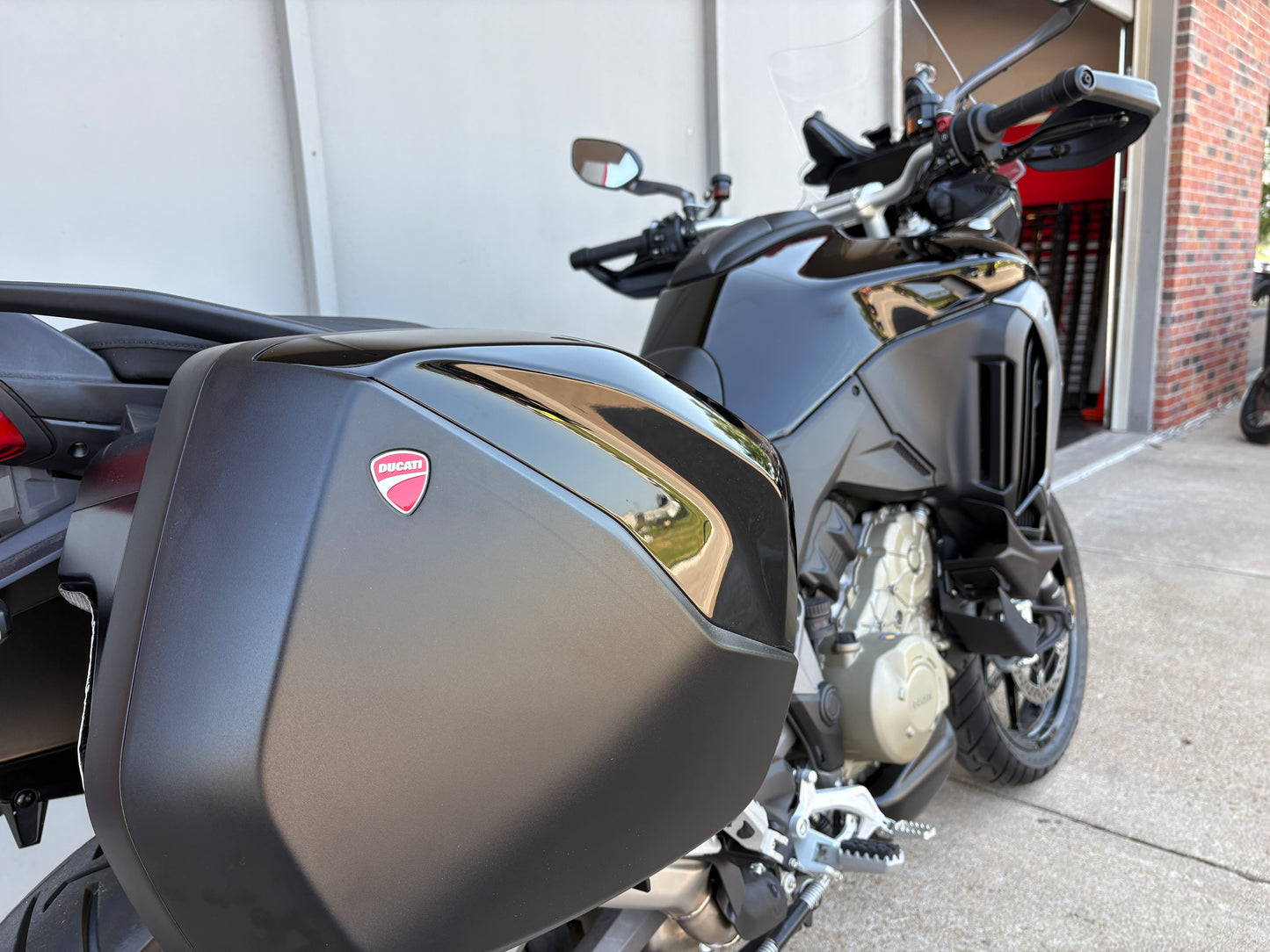 PREMIUM PREOWNED 2025 Ducati Multistrada V4 S (2321)