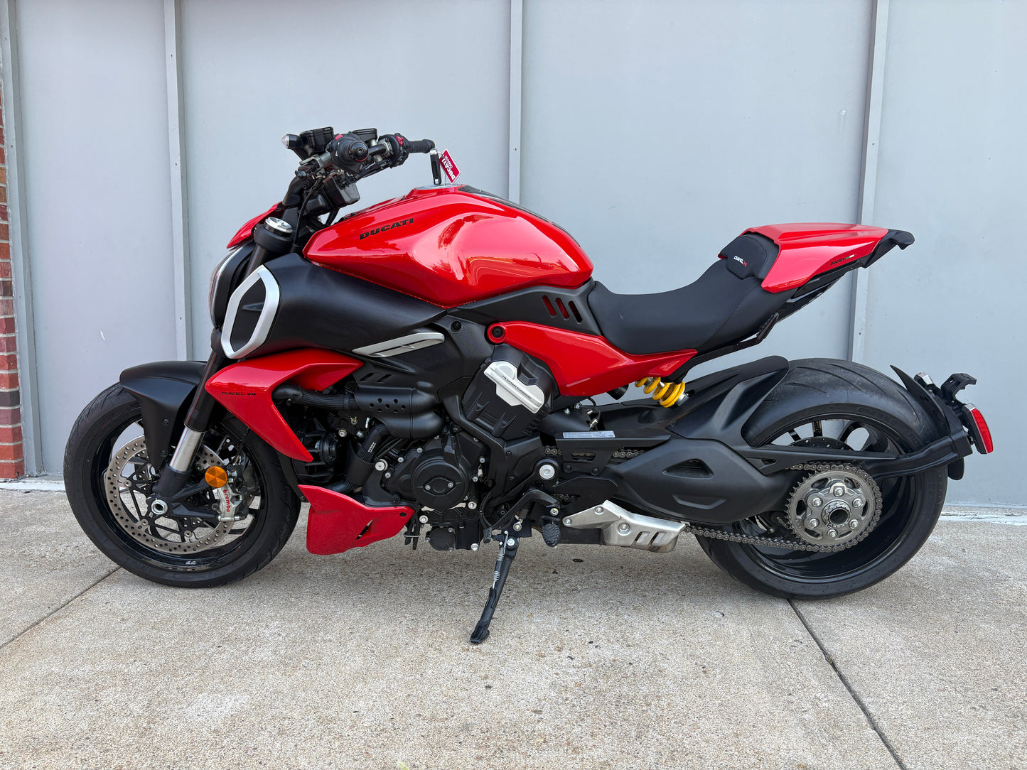 PREMIUM PREOWNED 2023 Ducati Diavel V4 (2136)