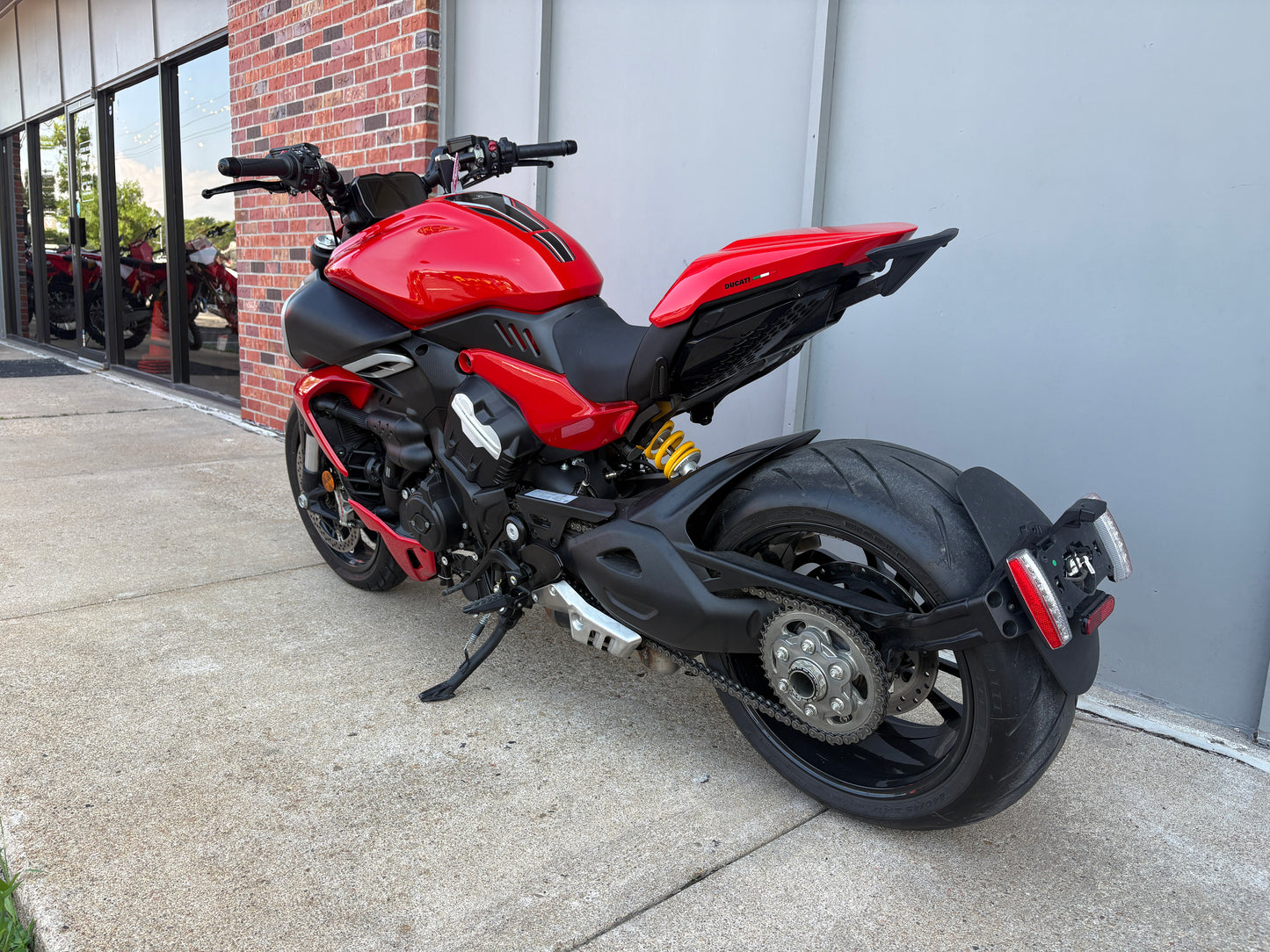 PREMIUM PREOWNED 2023 Ducati Diavel V4 (2136)