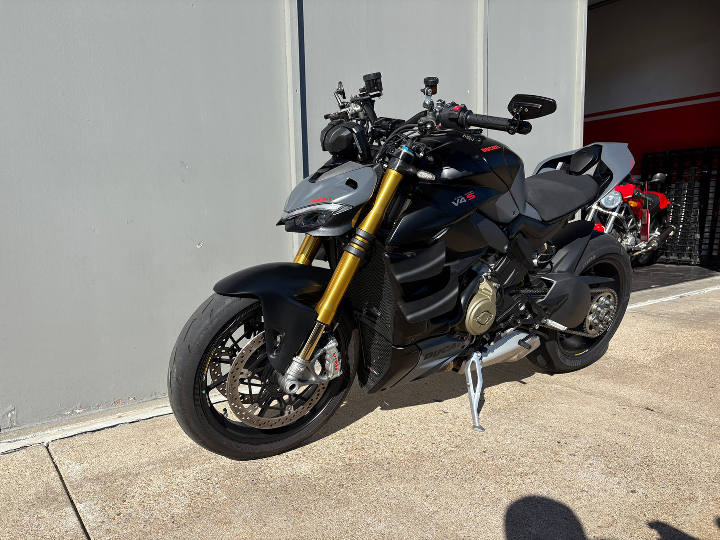 PREMIUM PREOWNED 2024 Ducati Streetfighter V4 S (2540)