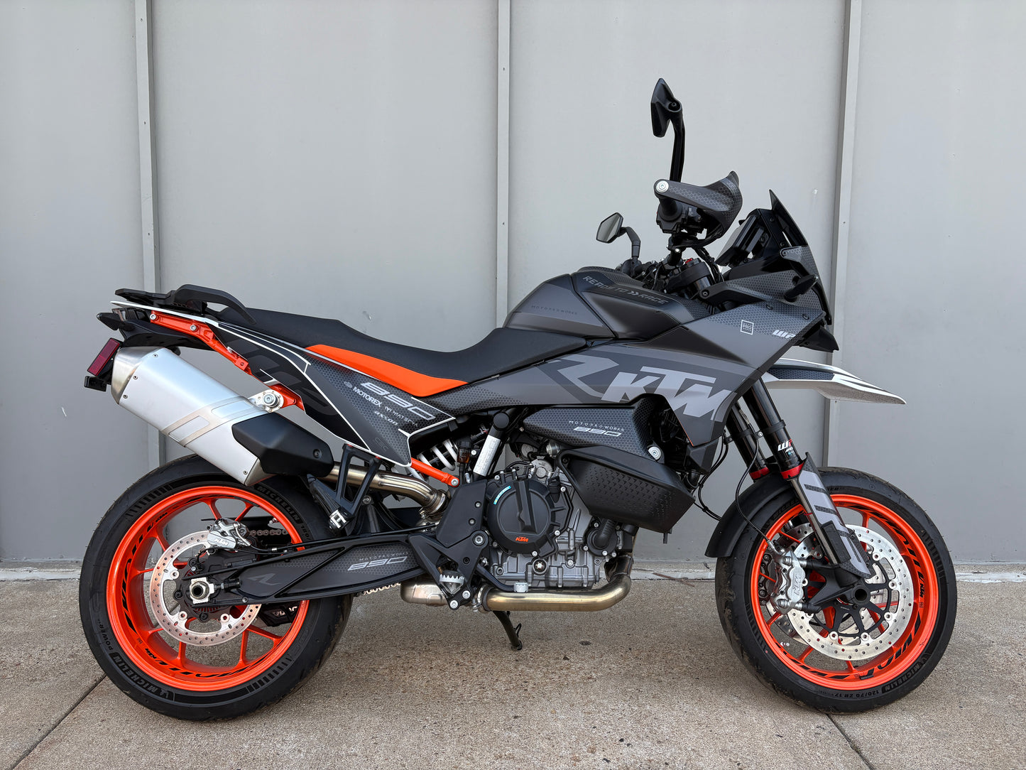 PREMIUM PREOWNED 2024 KTM 890 SMT (2551)