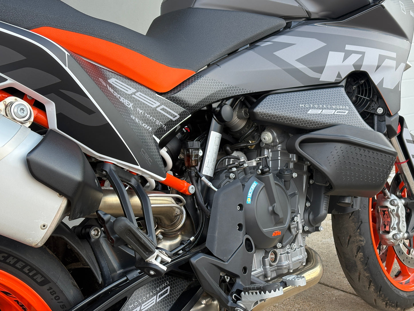 PREMIUM PREOWNED 2024 KTM 890 SMT (2551)