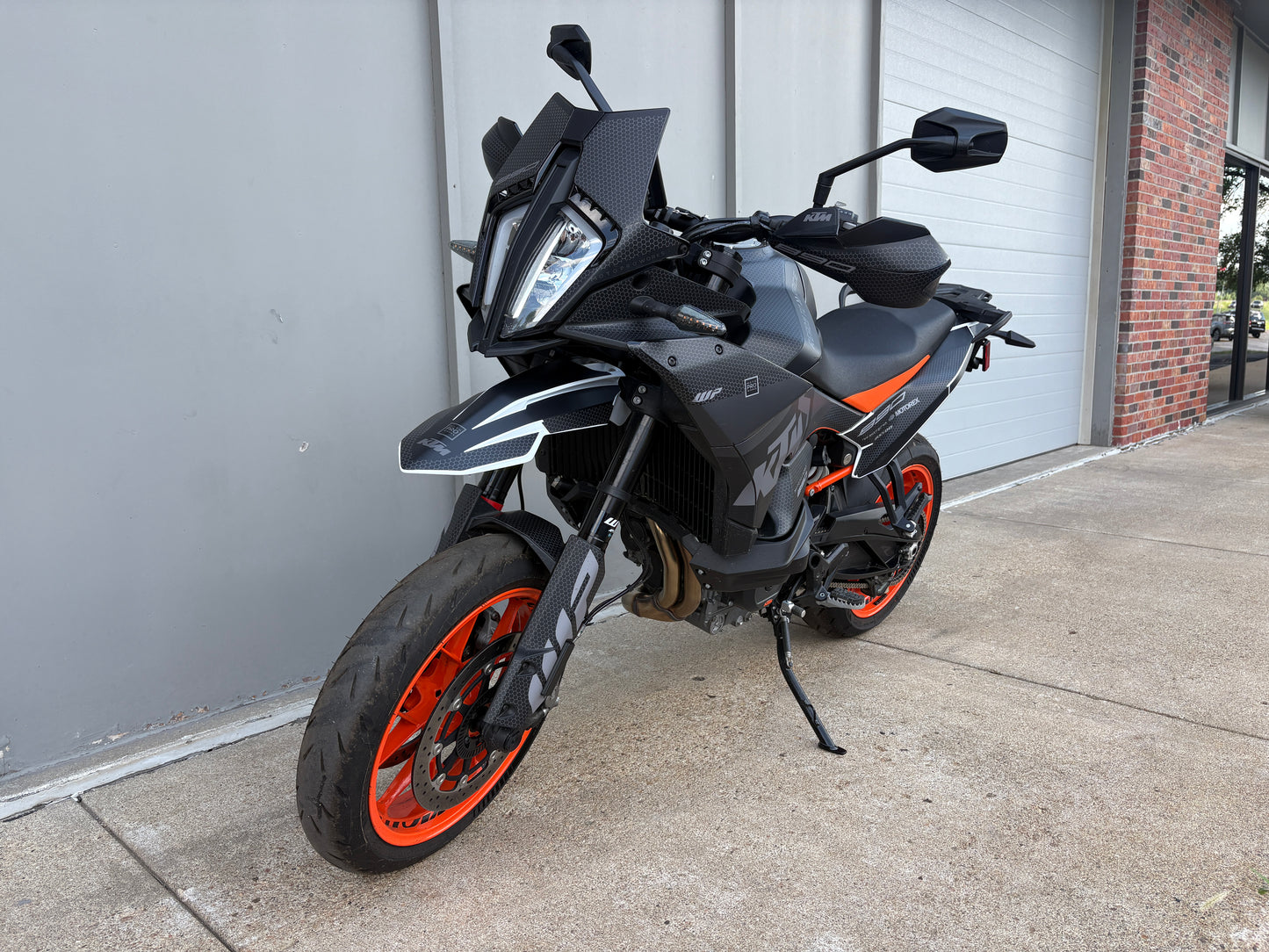 PREMIUM PREOWNED 2024 KTM 890 SMT (2551)
