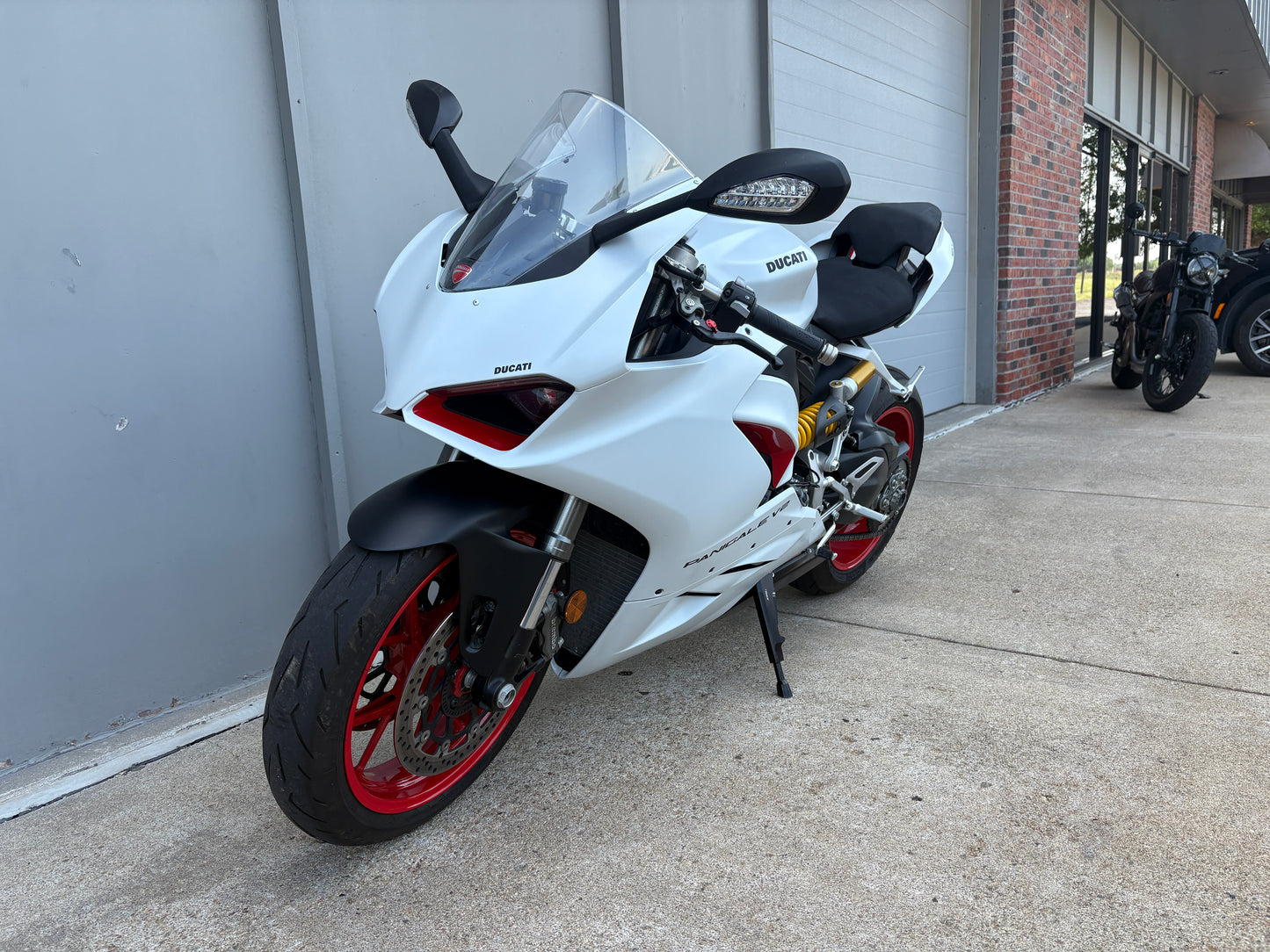 PREMIUM PREOWNED 2023 Ducati Panigale V2 (2169)