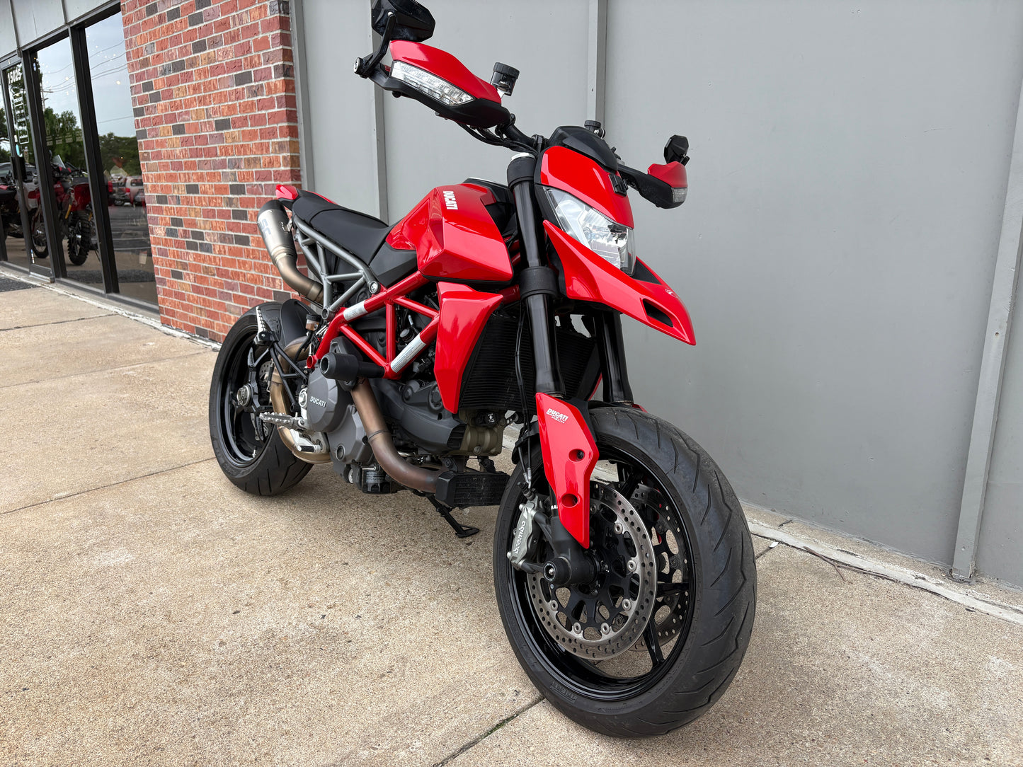 PREMIUM PREOWNED 2022 Ducati Hypermotard 950 (2033)