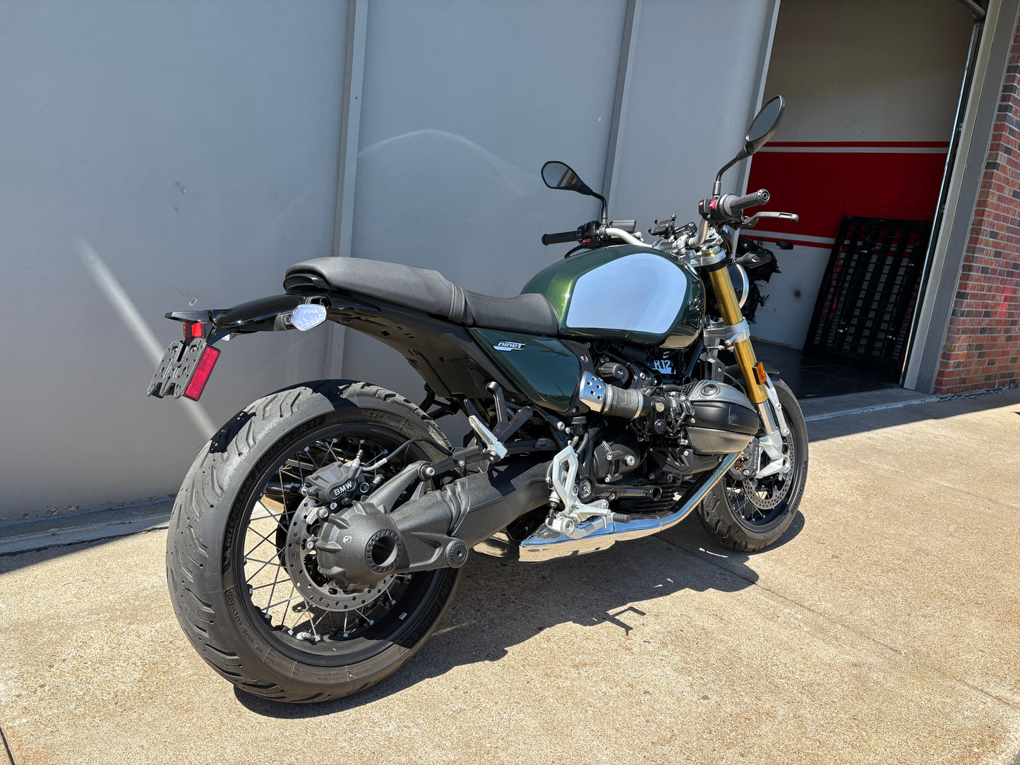 PREMIUM PREOWNED 2025 BMW R12 nineT (2525)