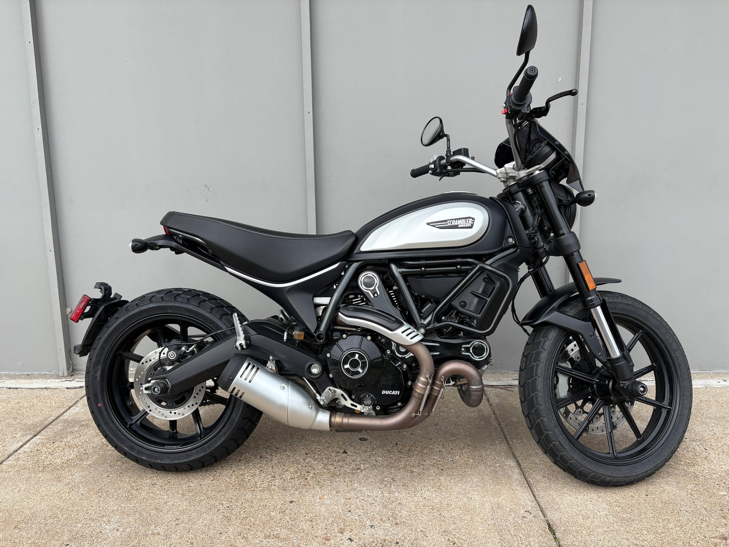 PREMIUM PREOWNED 2022 Ducati Scrambler Icon Dark (1987)