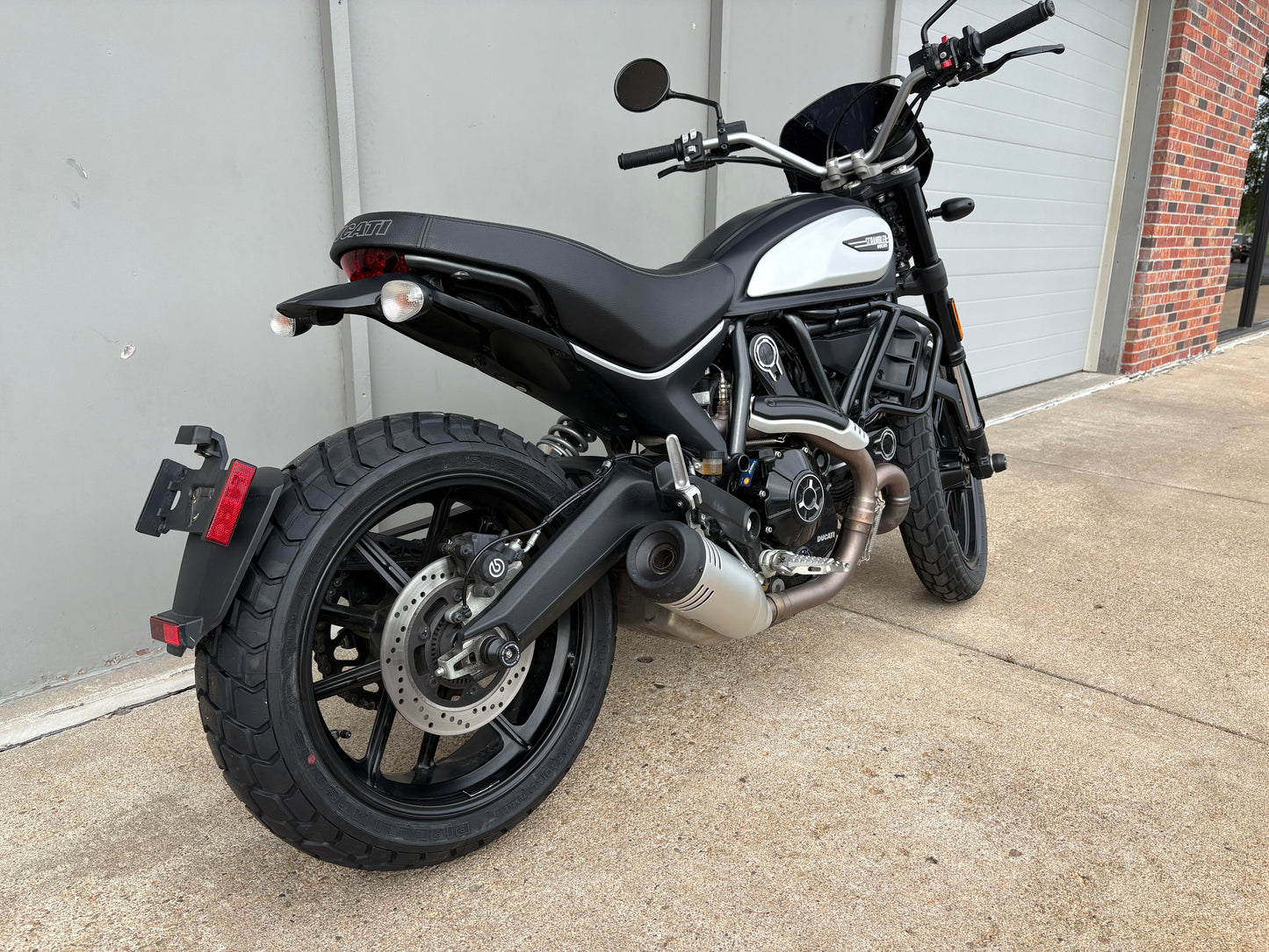 PREMIUM PREOWNED 2022 Ducati Scrambler Icon Dark (1987)