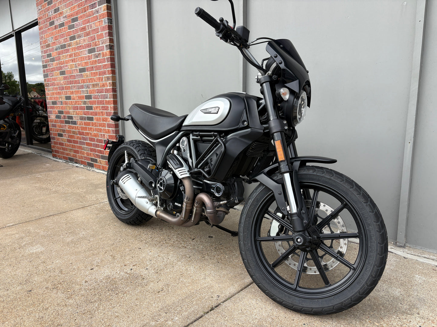 PREMIUM PREOWNED 2022 Ducati Scrambler Icon Dark (1987)