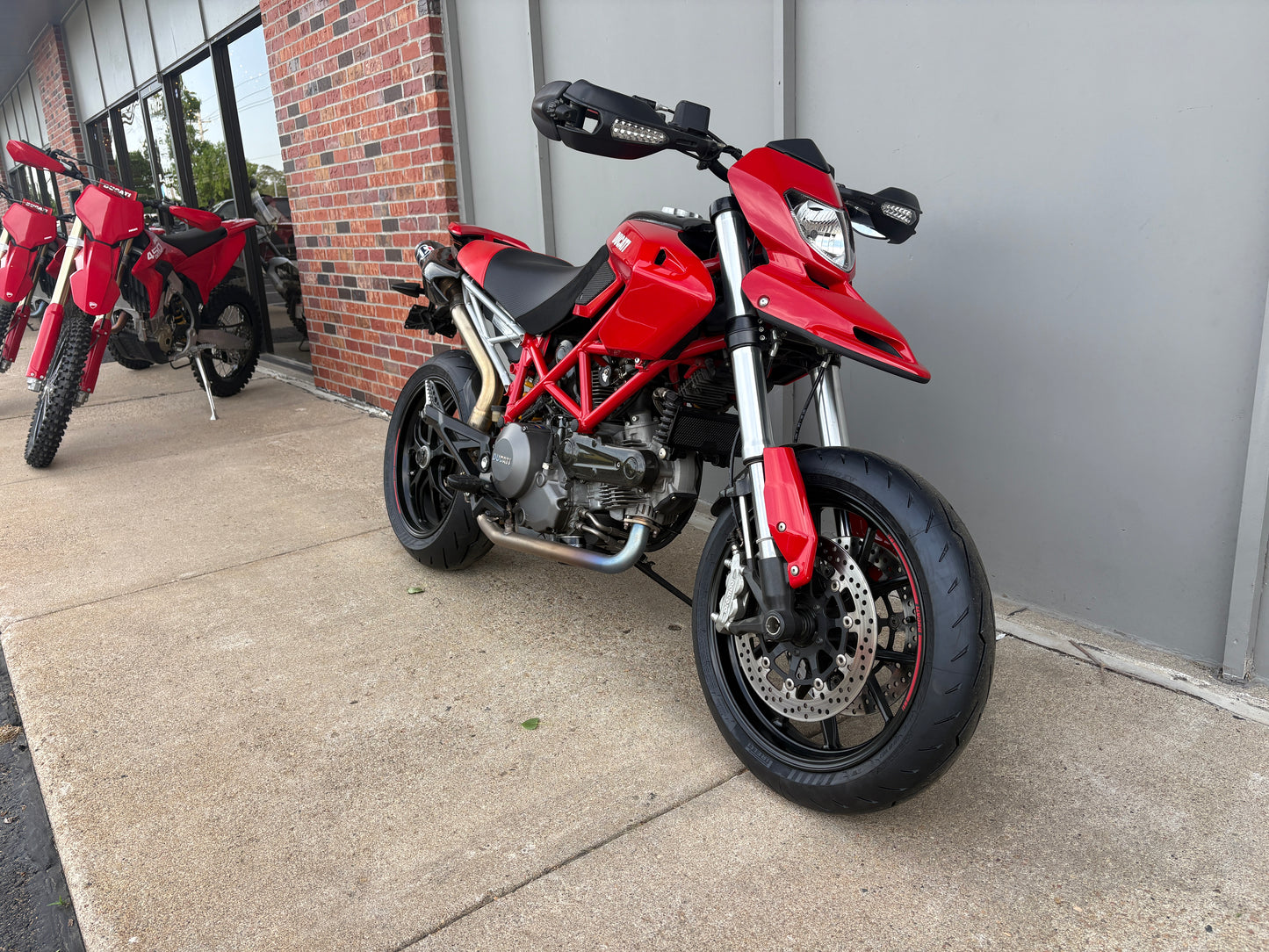 PREMIUM PREOWNED 2010 Hypermotard 796 (518)