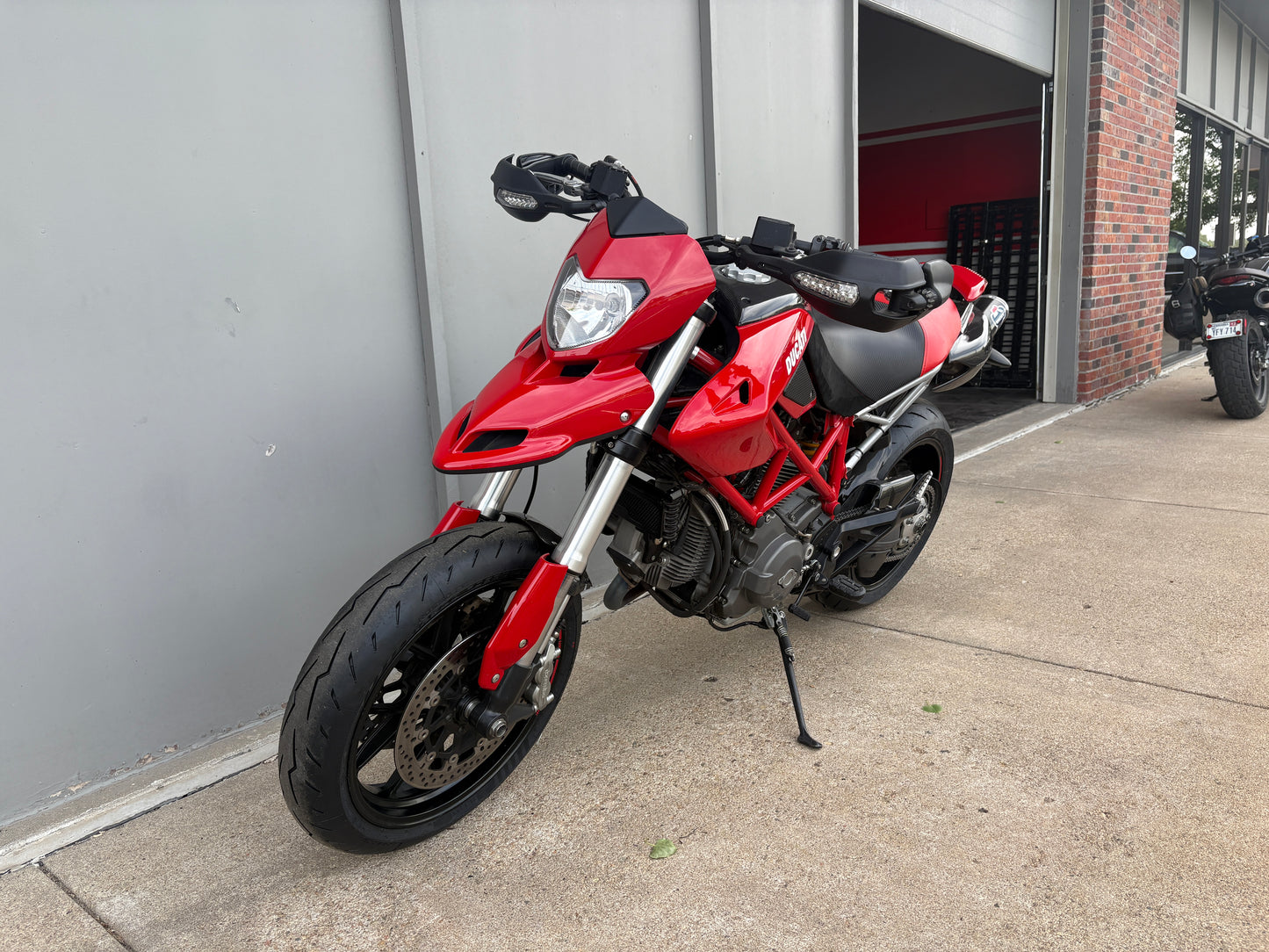PREMIUM PREOWNED 2010 Hypermotard 796 (518)