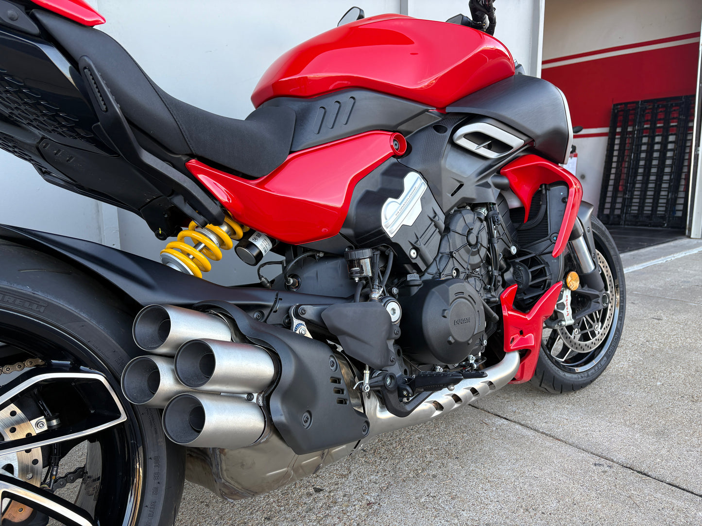 PREMIUM PREOWNED 2025 Ducati Diavel V4 (2343)