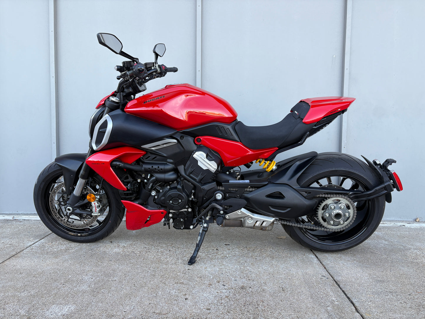 PREMIUM PREOWNED 2025 Ducati Diavel V4 (2343)