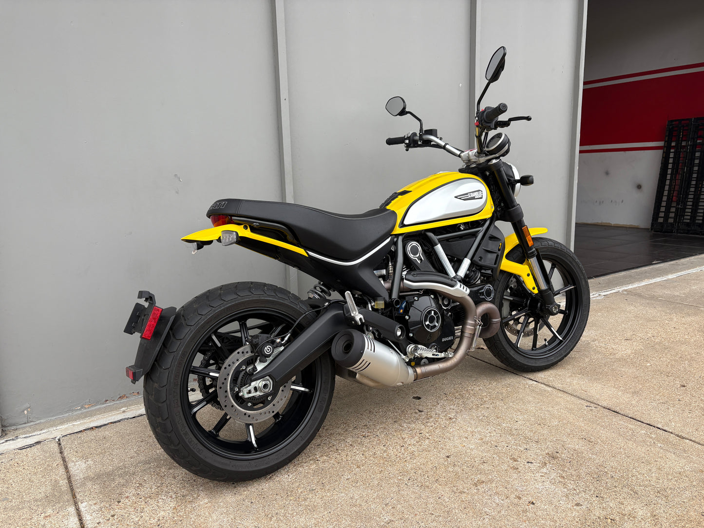 PREMIUM PREOWNED 2022 Ducati Scrambler Icon (1986)