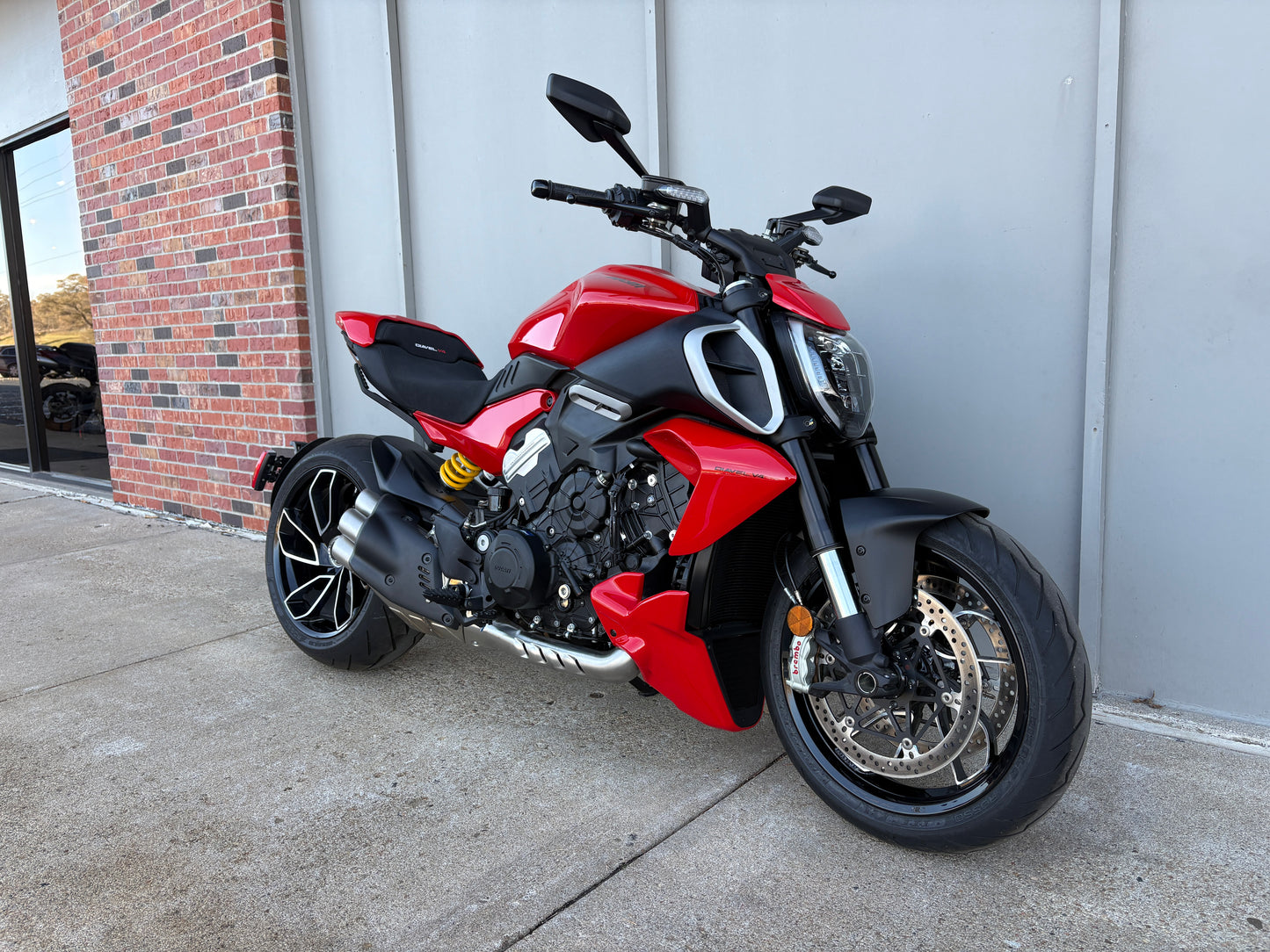PREMIUM PREOWNED 2025 Ducati Diavel V4 (2343)