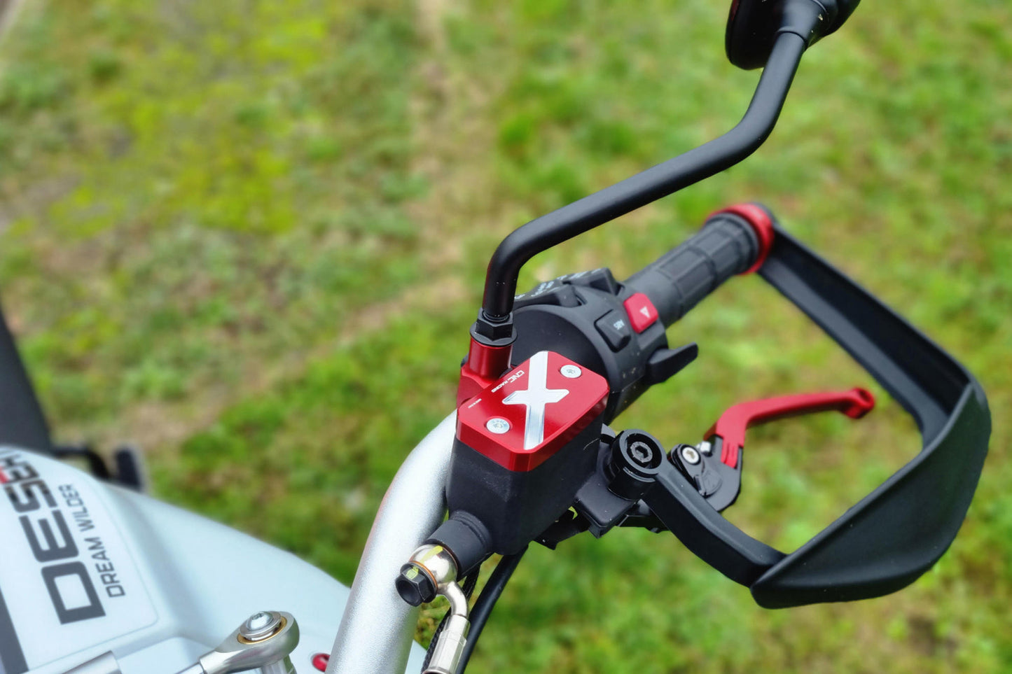 TF202 - CNC Racing - Clutch Reservoir Cap - DesertX