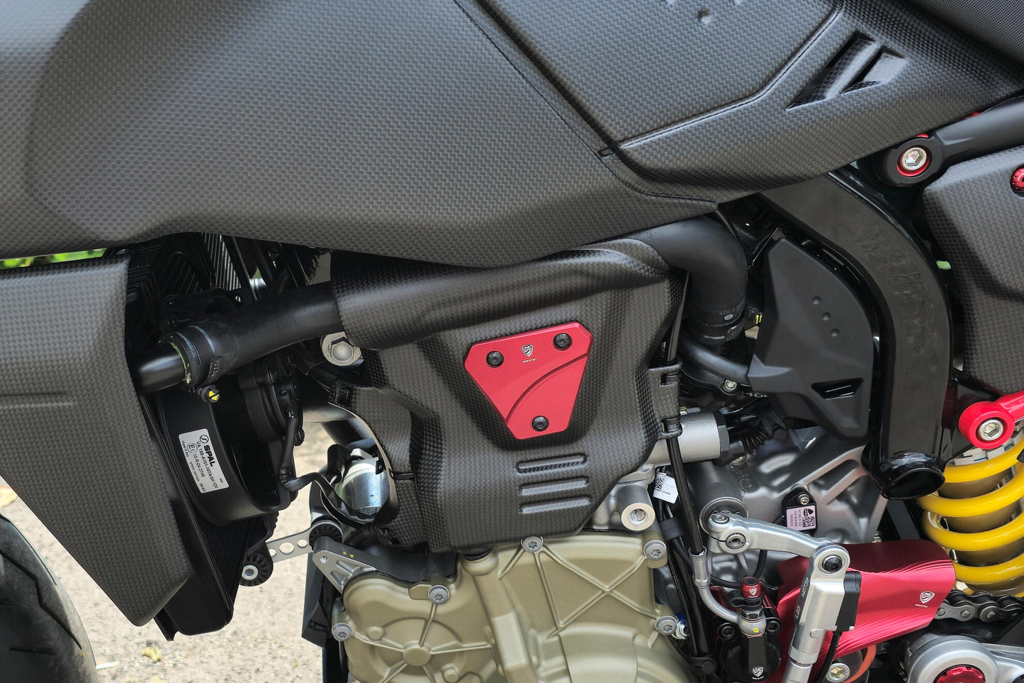 ZA273Y - CNC Racing Carbon Fiber Left Side Engine Cover for the Ducati Hypermotard 698 Mono