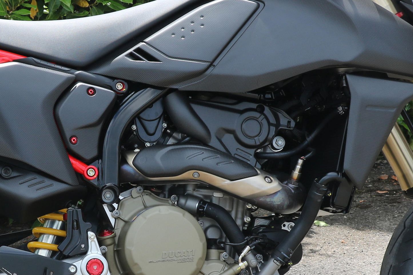 ZA274Y - CNC Racing Carbon Fiber Right Side Engine Cover for the Ducati Hypermotard 698 Mono