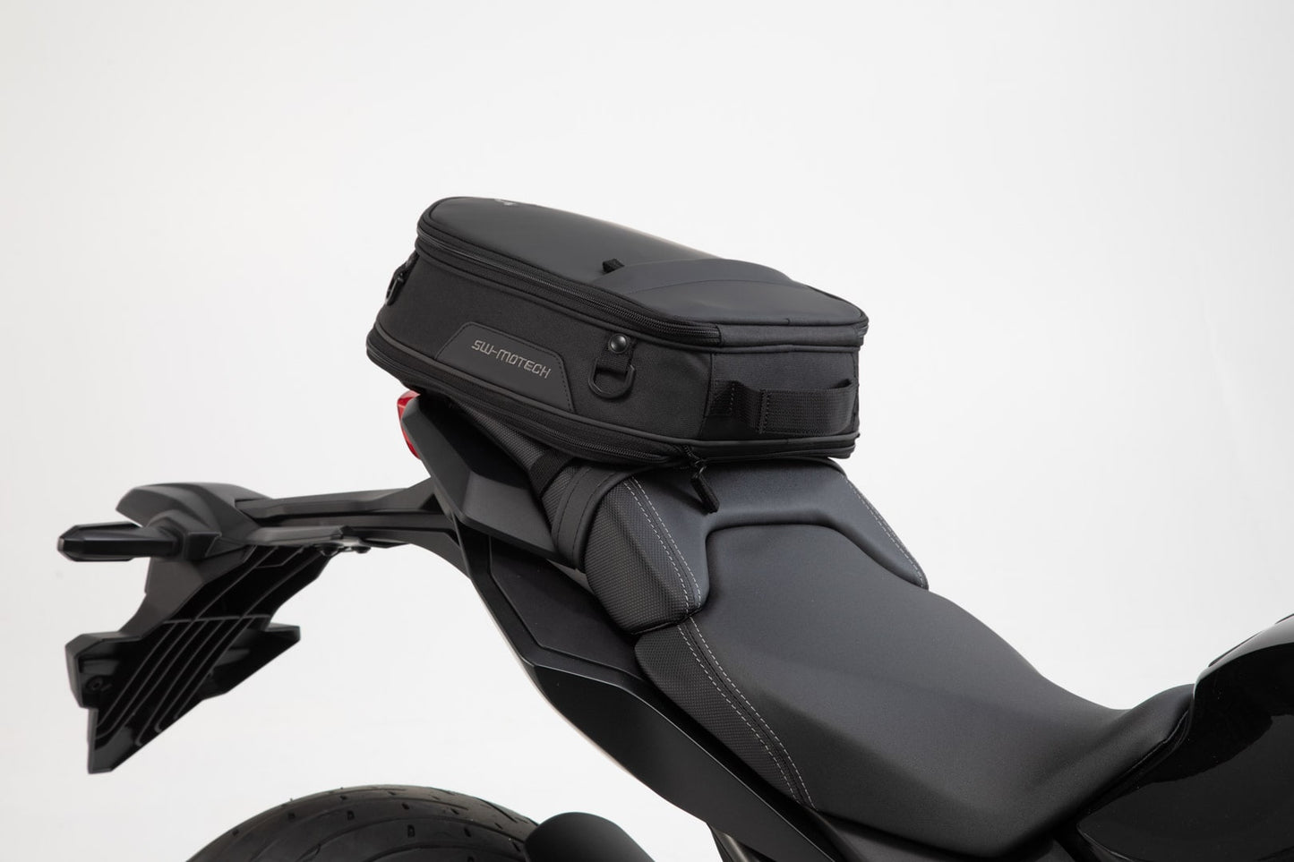 BC.HTA.00.201.10000 - SW-MOTECH - ION S tail bag - 7-15 l  600D Polyester / Soft-Vinyl - BLACK