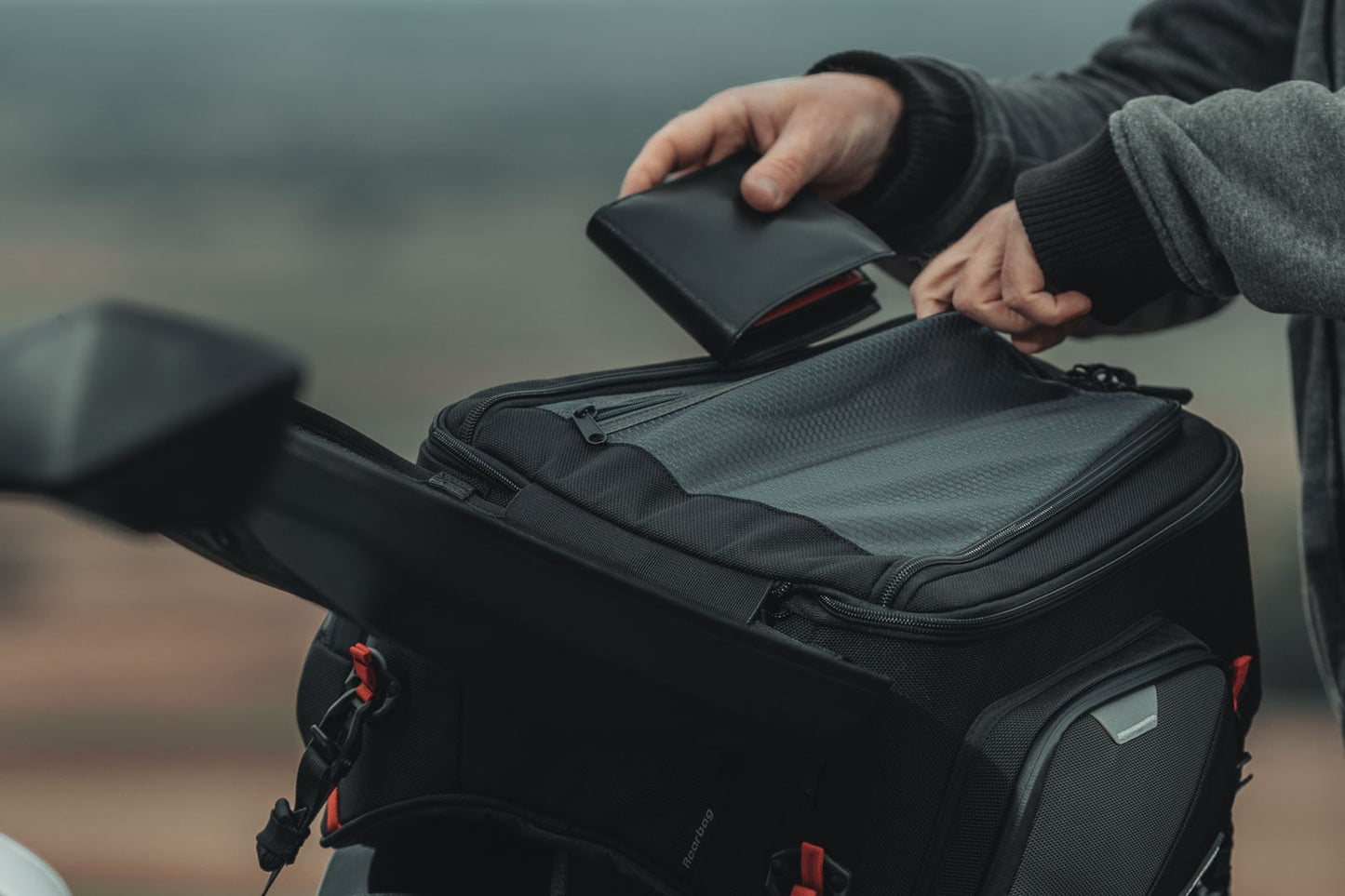 BC.HTA.00.304.30000 - SW-MOTECH - PRO Rearbag tail bag - 1680D Ballistic Nylon /Anthracite 22-34 l - BLACK