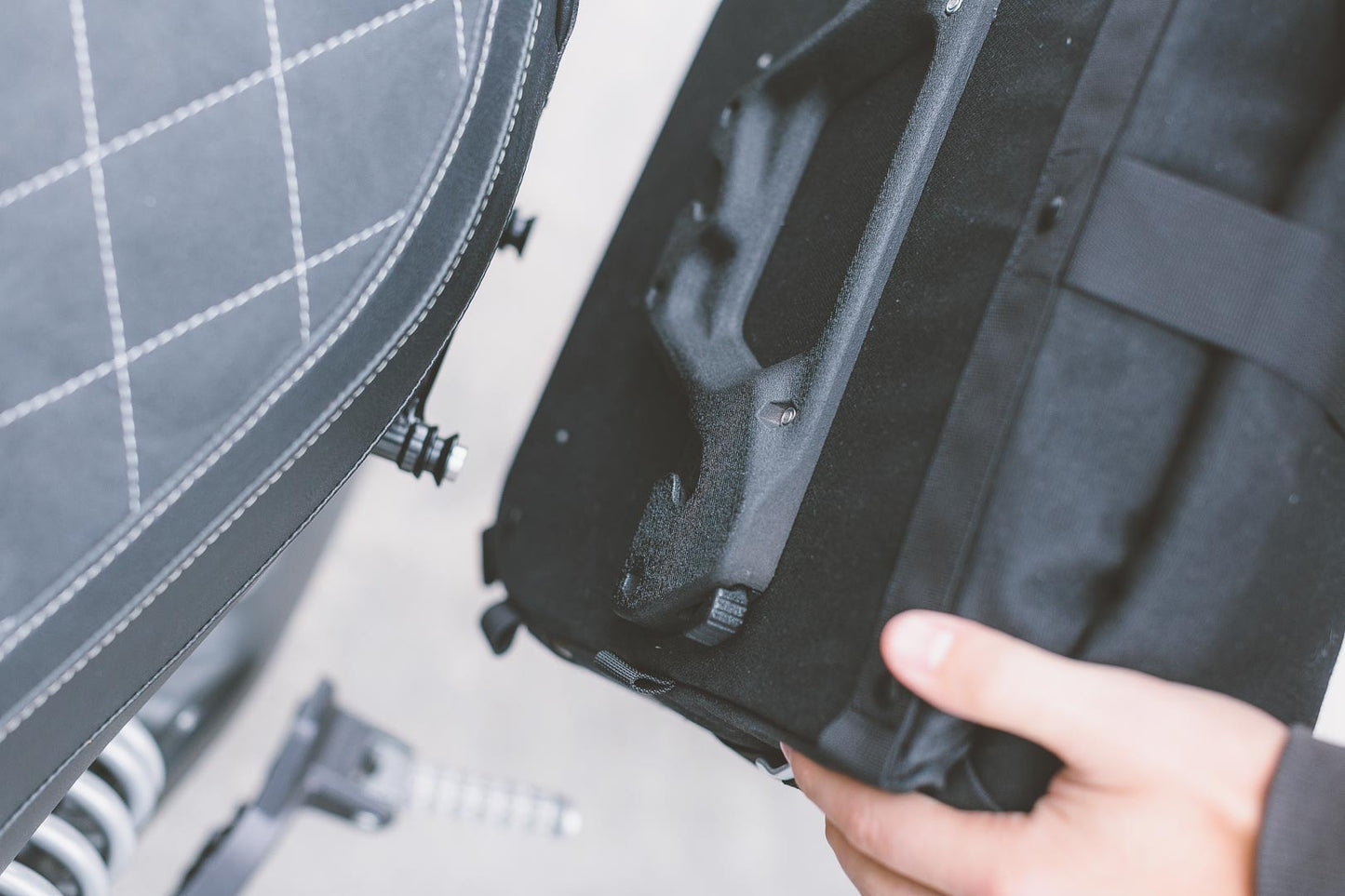 BC.HTA.00.402.10200R - SW-MOTECH - Legend Gear side bag LC2 - Black Edition - 135 l For right SLC side carrier