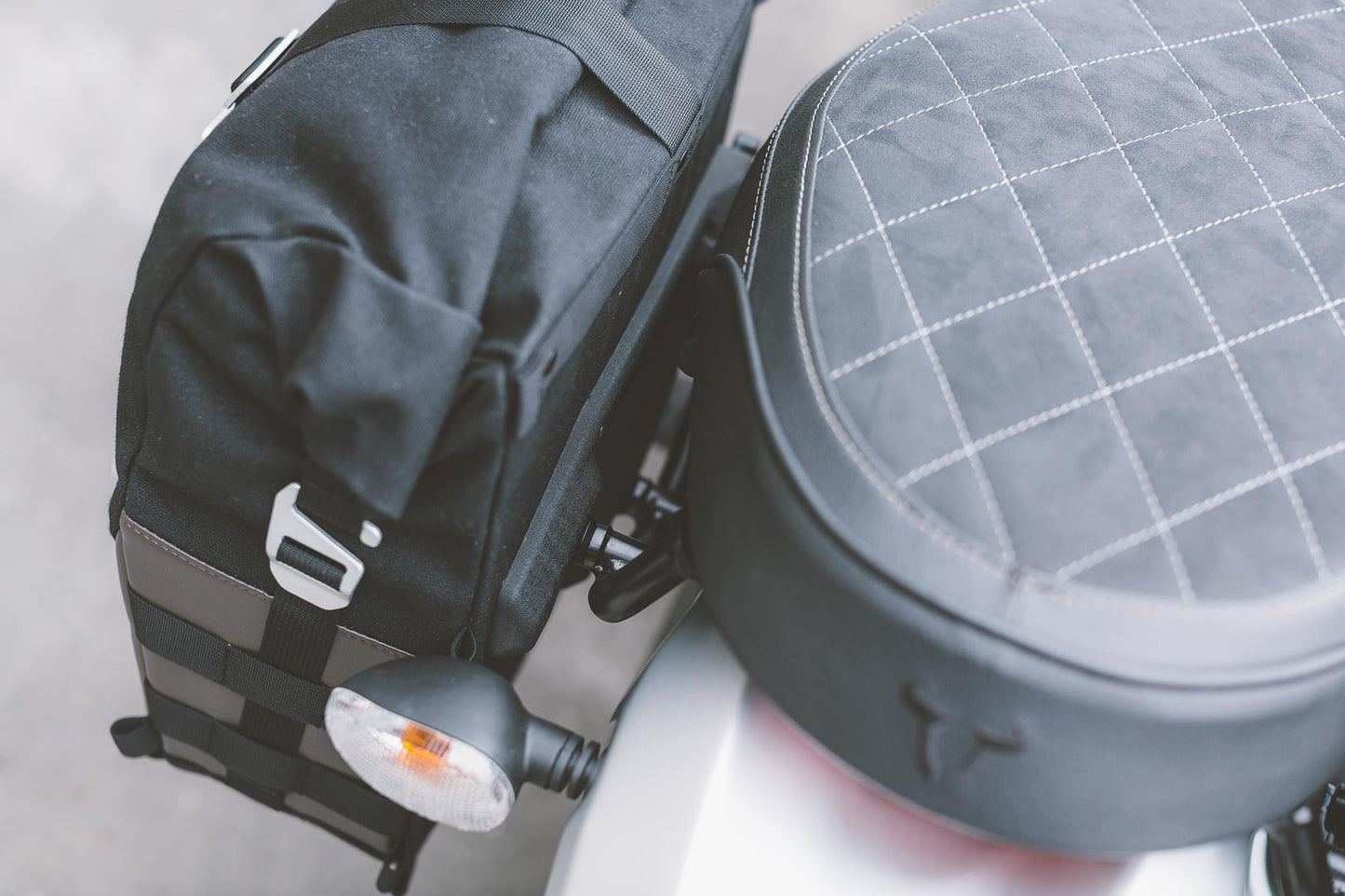 BC.HTA.00.402.10200R - SW-MOTECH - Legend Gear side bag LC2 - Black Edition - 135 l For right SLC side carrier