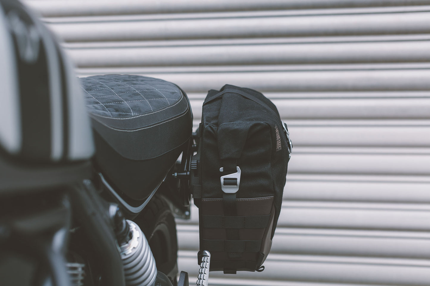 BC.HTA.00.402.10200R - SW-MOTECH - Legend Gear side bag LC2 - Black Edition - 135 l For right SLC side carrier