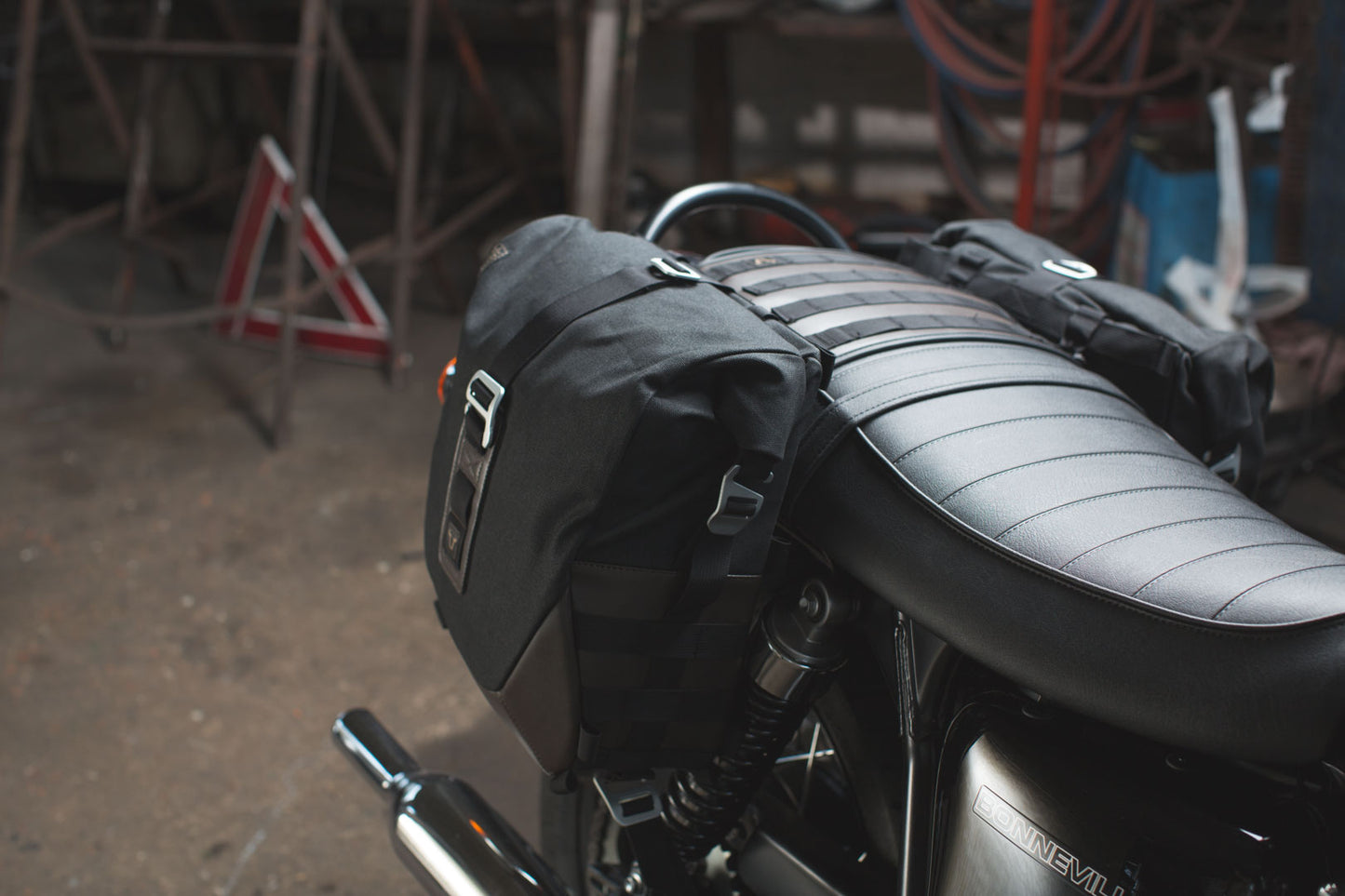 BC.HTA.00.403.20300 - SW-MOTECH - Legend Gear saddle bag set LS - Left LS2 (135 l) / Right LS1 (98 l) incl SLS