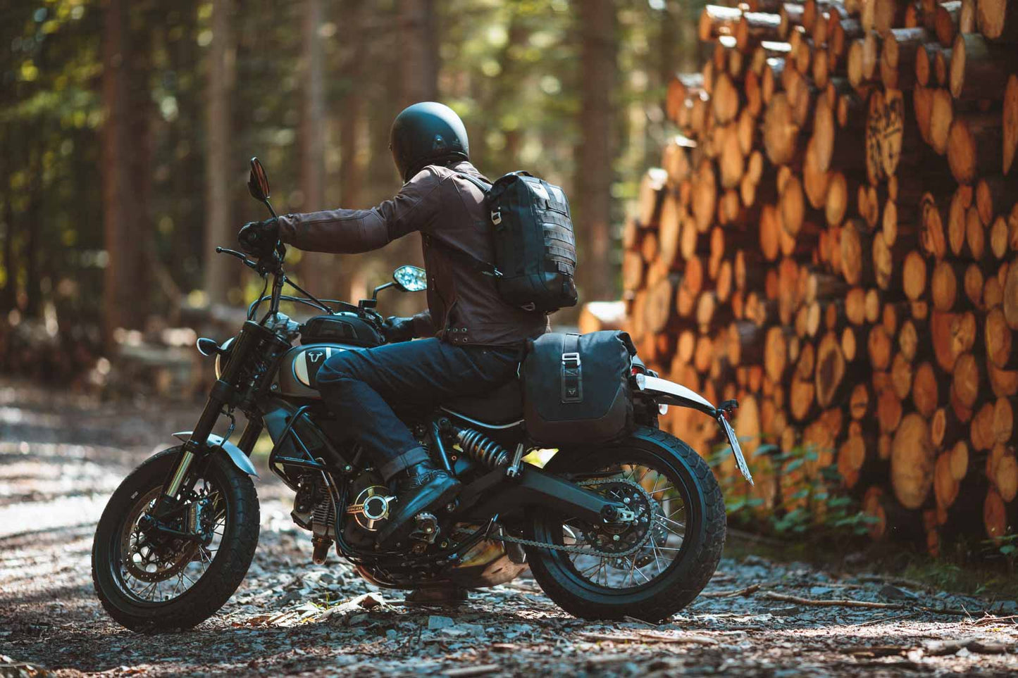 BC.HTA.00.404.10000 - SW-MOTECH - Legend Gear tail bag LR1 - 175 l Backpack function Splash-proof