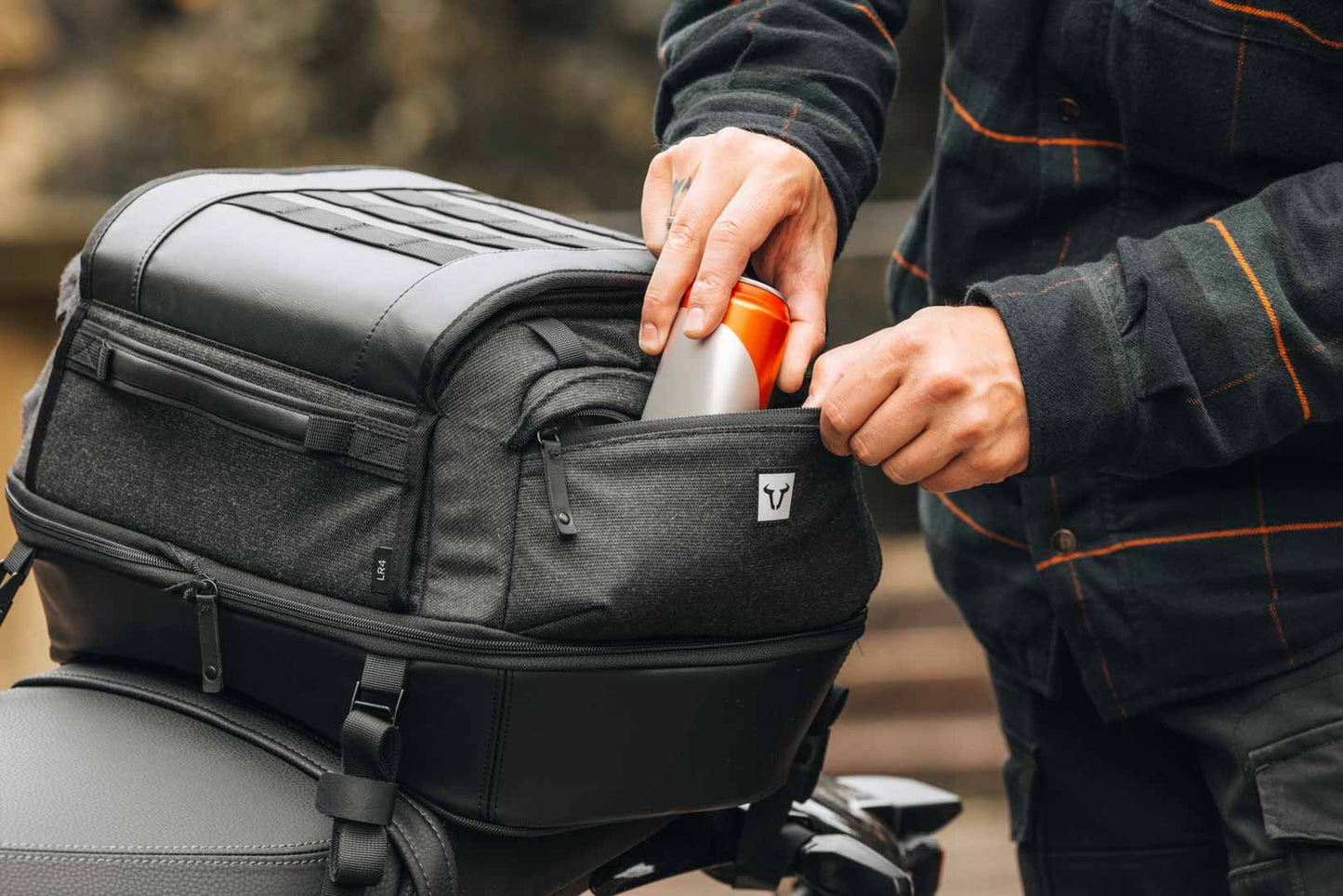 BC.HTA.00.406.20000 - SW-MOTECH - Legend Gear tail bag LR4 -  18-25 l - BLACK
