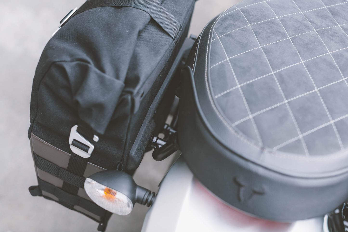 BC.HTA.00.402.10100R - SW-MOTECH - Legend Gear side bag LC2 - 135 l For right SLC side carrier