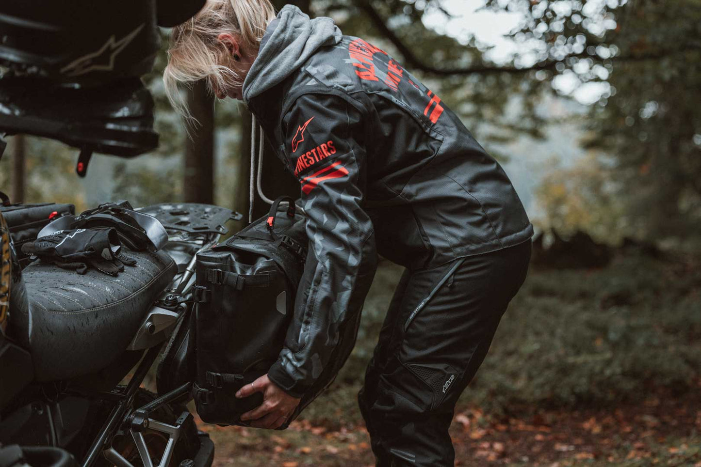 BC.SYS.00.006.12000L - SW-MOTECH - SysBag WP L with left adapter plate - 27-40l Waterproof For side carriers/carriers