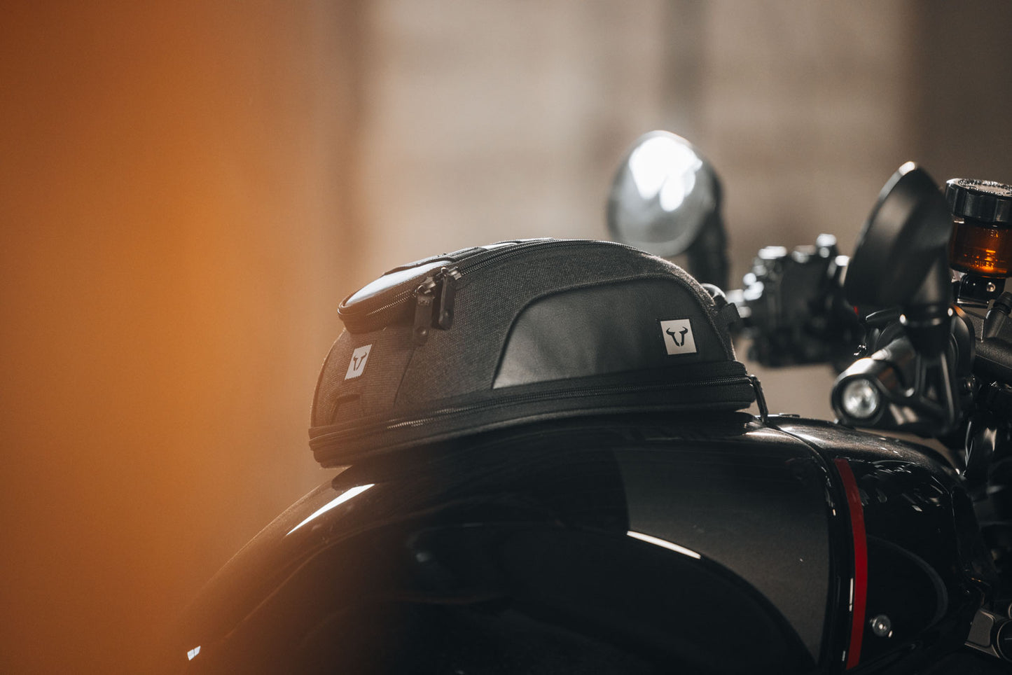 BC.TRS.00.411.20000 - SW-MOTECH - Legend Gear Tank Bag LT3