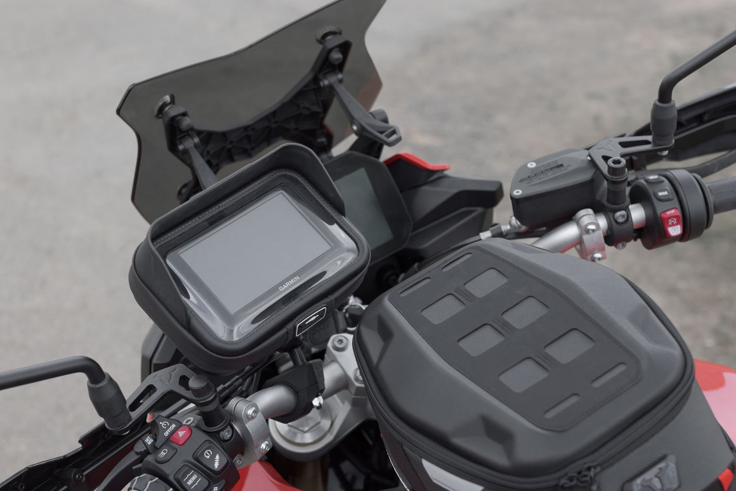 GPS.00.308.35200 - SW-MOTECH - Universal GPS mount kit with Navi Case - Incl 2" socket arm, for handlebar/mirror thread