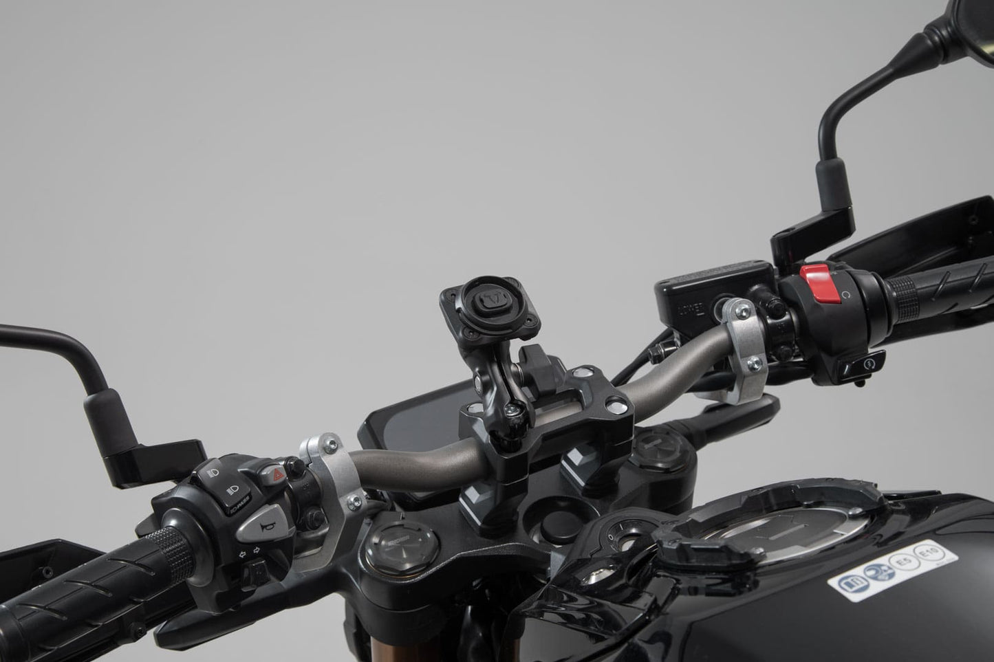 GPS.00.308.35200 - SW-MOTECH - Universal GPS mount kit with Navi Case - Incl 2" socket arm, for handlebar/mirror thread