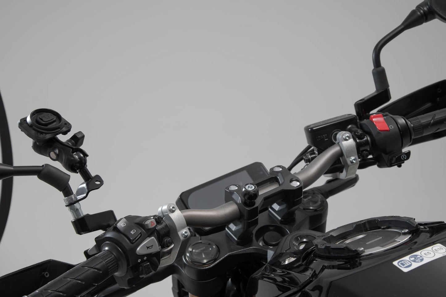 GPS.00.308.35200 - SW-MOTECH - Universal GPS mount kit with Navi Case - Incl 2" socket arm, for handlebar/mirror thread