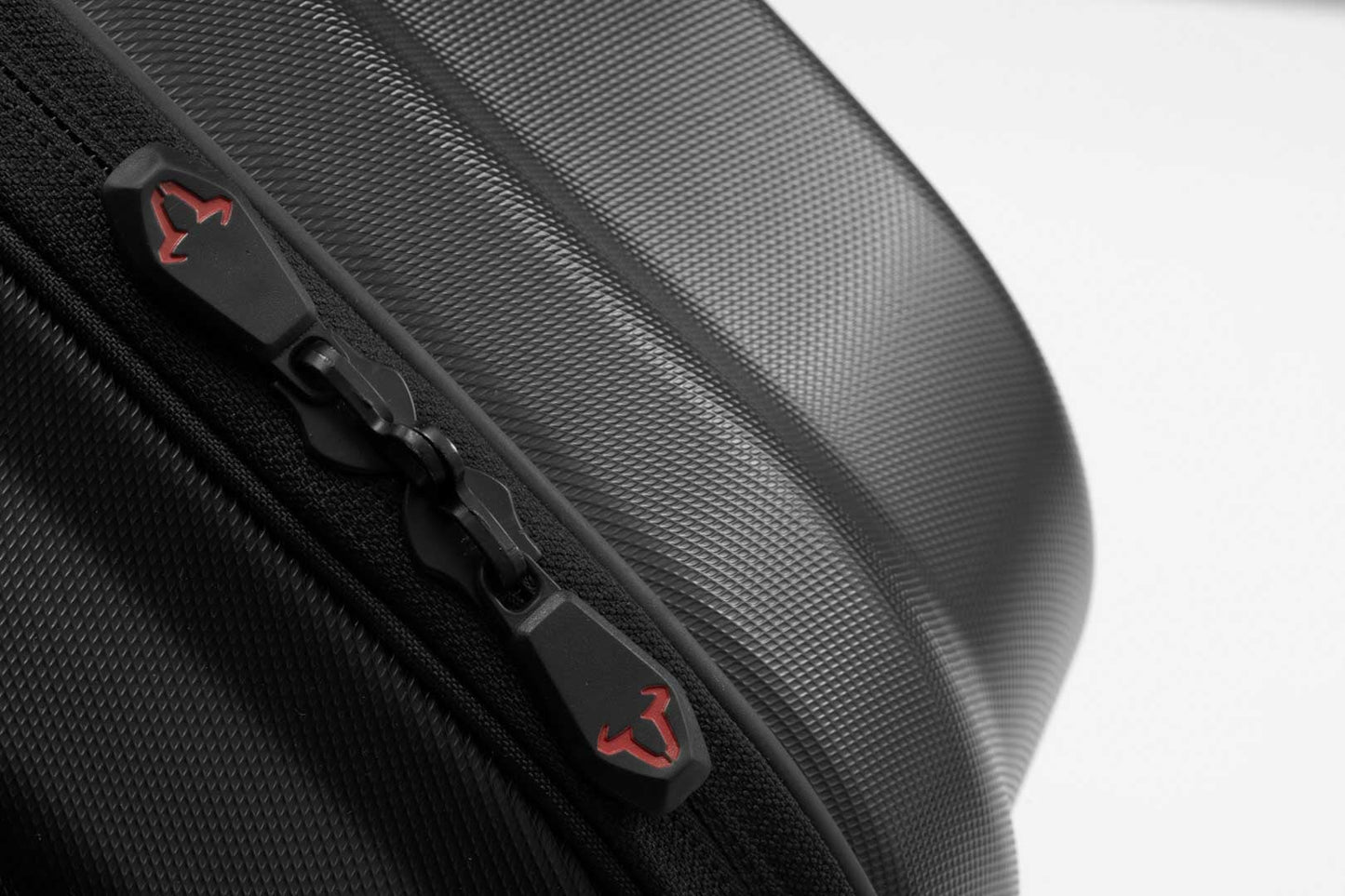 KFT.22.807.60100/B - SW-MOTECH - AERO ABS side case system - 2x25 l Ducati Multistrada V2 / V2 S (24-)