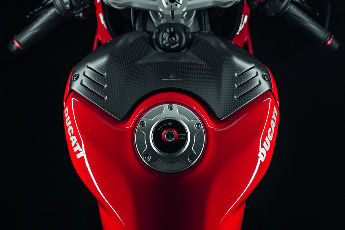 96981051A - CARBON TANK COVER PANIGALE V4
