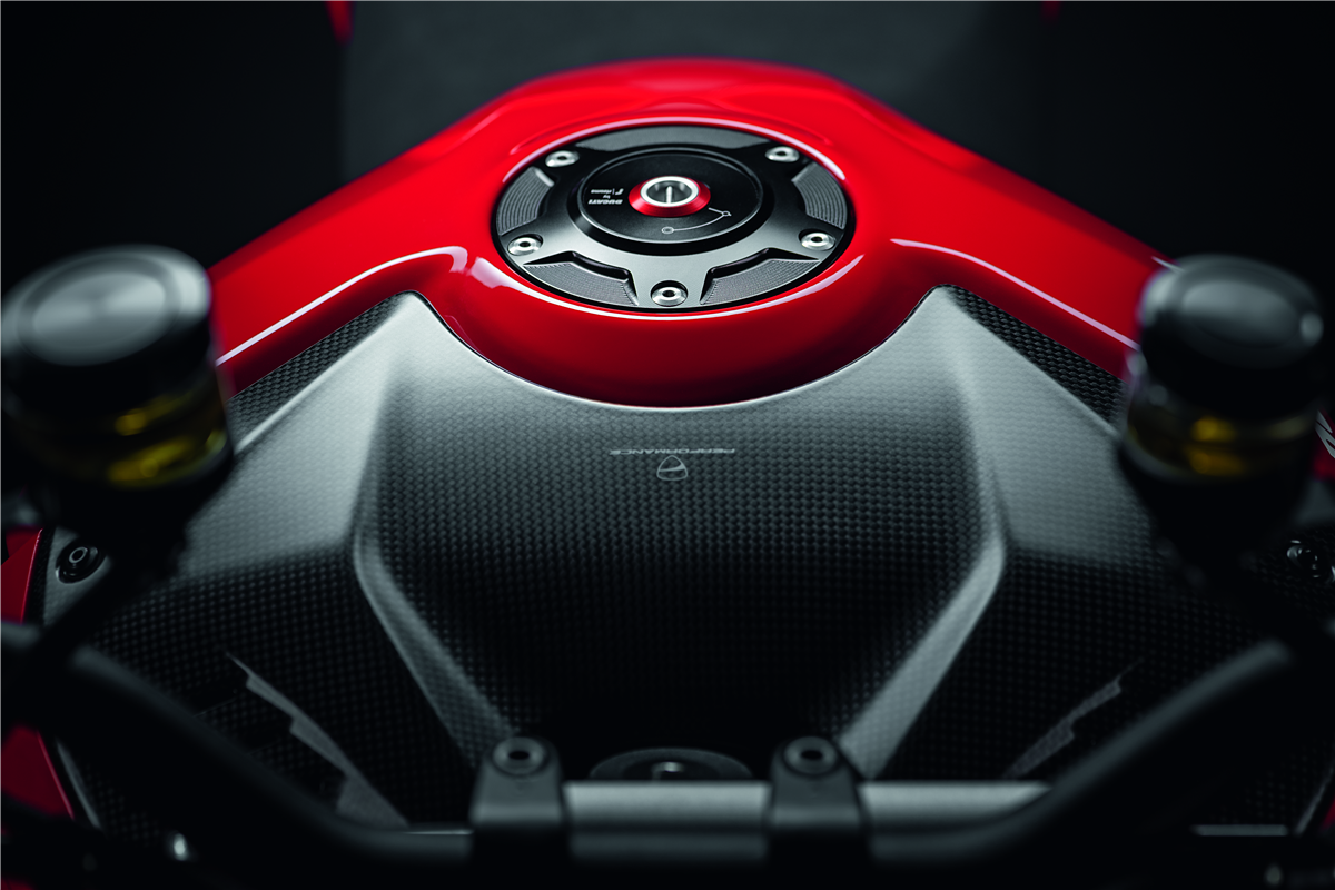 96981262AA - CARBON TANK COVER STREETFIGHTER V4