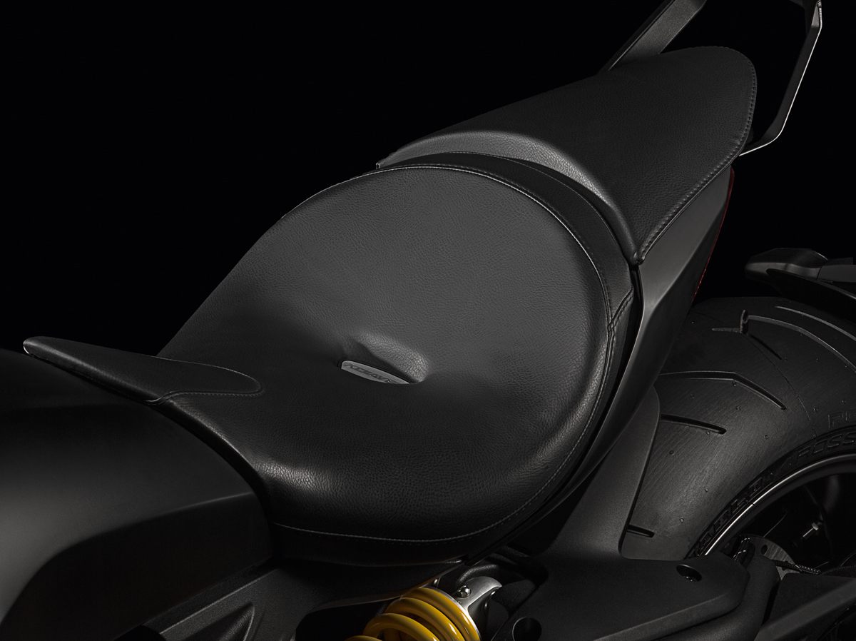 96880282A - RIDER COMFORT SEAT XDIAVEL